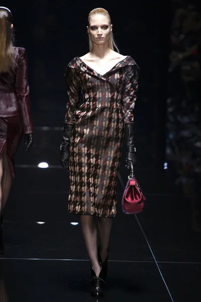 Look 12